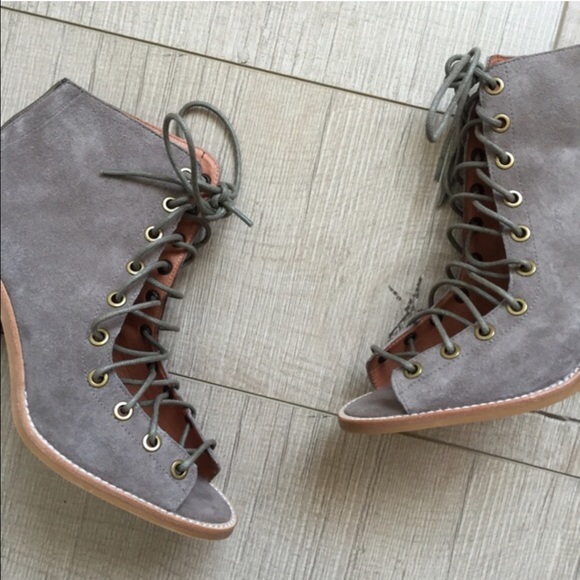 Jeffrey Campbell cors taupe 9 - Picture 3 of 3